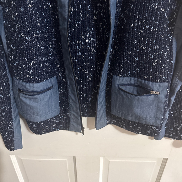 ST. JOHN Navy Blue Knit Denim Jacket Size L PTP w/using no stretch approx. 20” - Picture 5 of 10